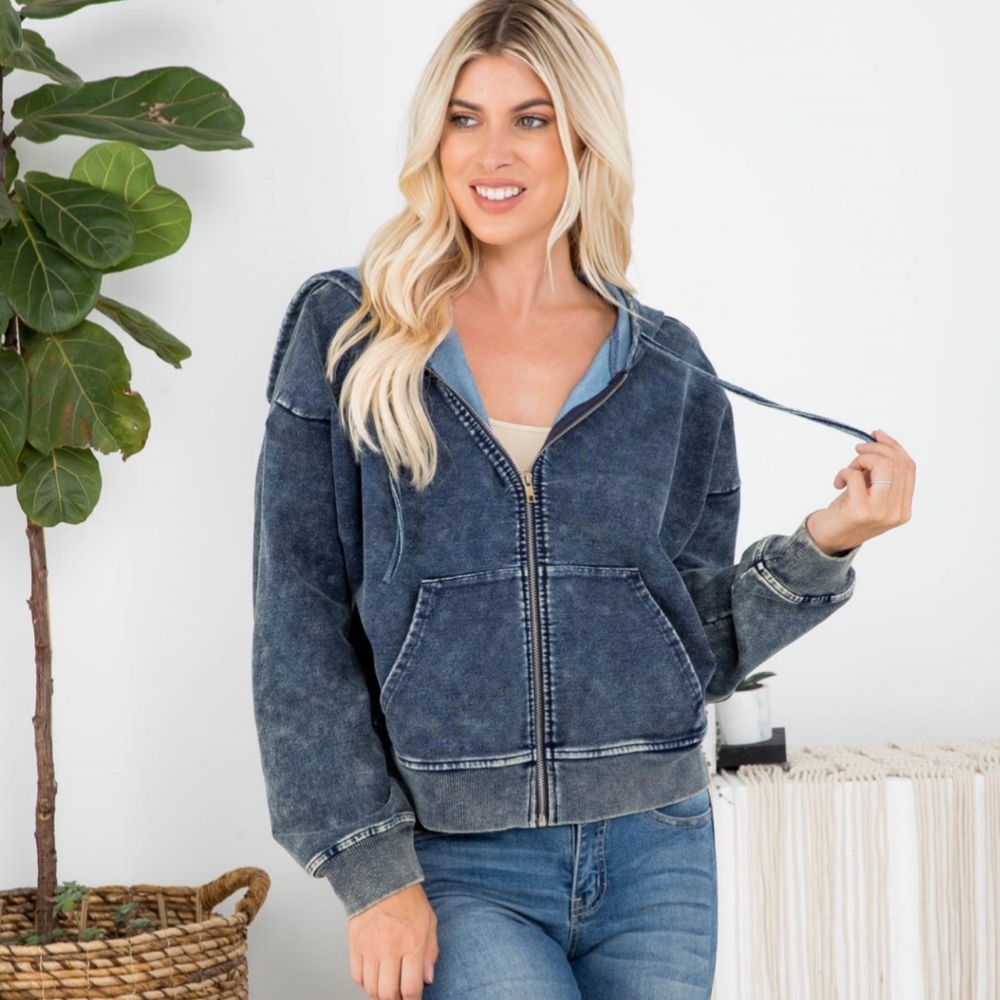 FEW LEFT❗️LE LIS Nordstrom Mineral Wash Navy Hoodie - Picture 5 of 8